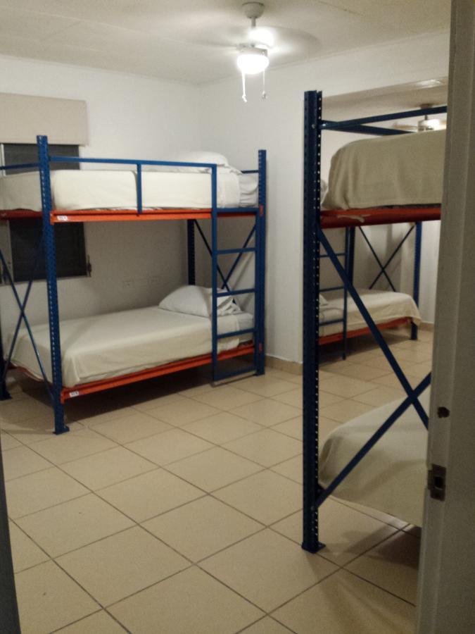 Hostal Aqui Me Quedo Сан-Педро-Сула Екстер'єр фото